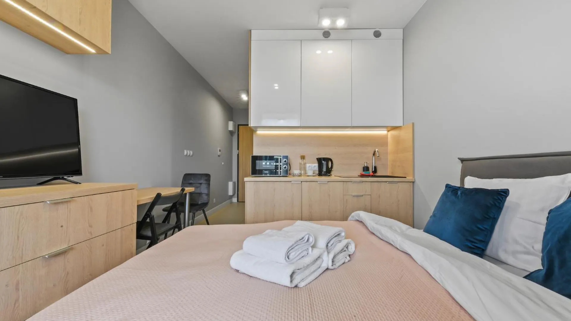 Apartment Rentplanet - Apartamenty Wiktoryn Warsaw