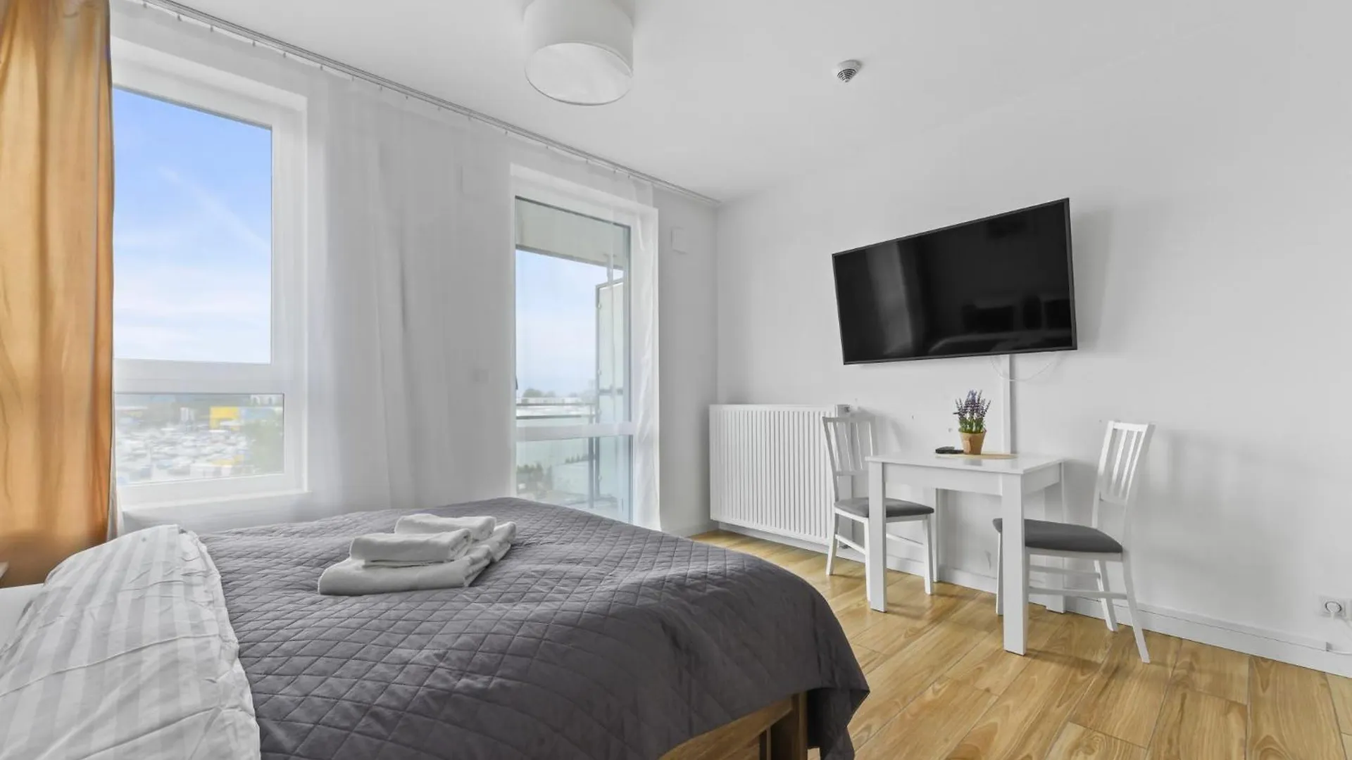 Rentplanet - Apartamenty Wiktoryn Warsaw Apartment