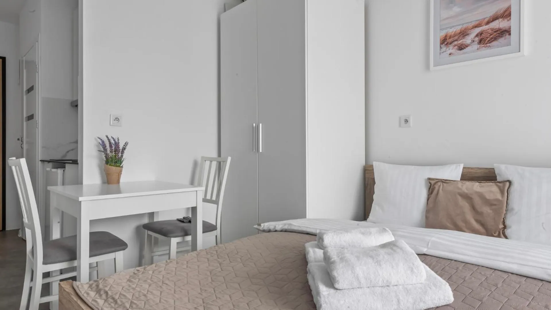 Apartment Rentplanet - Apartamenty Wiktoryn Warsaw