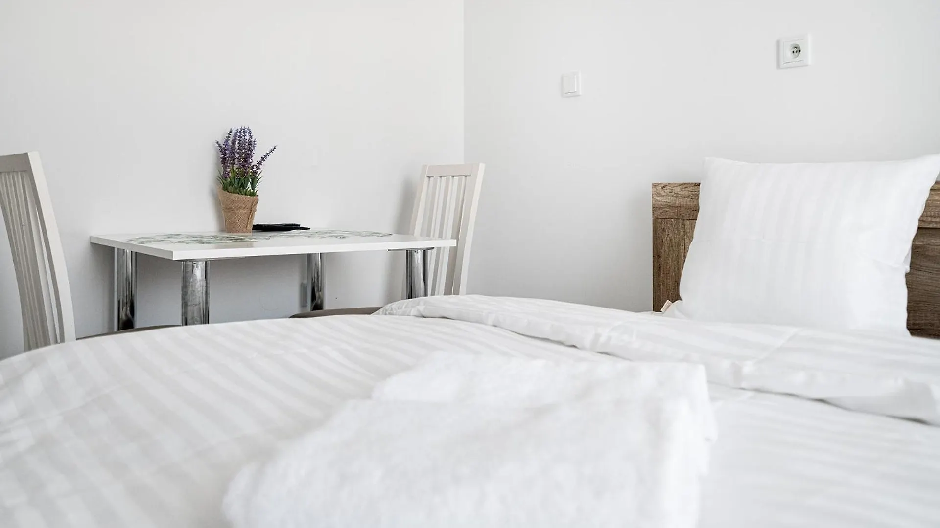 Apartment Rentplanet - Apartamenty Wiktoryn Warsaw Poland